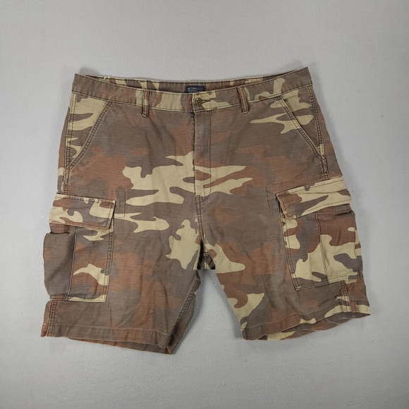 Levi's Other - Levi's Camo Carrier Cargo Shorts Men's Size 40 Camouflage Military Style